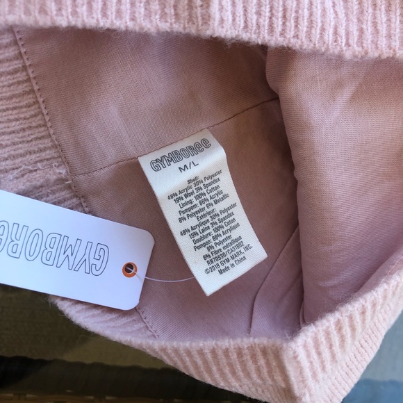 Sweater Pom-Pom Beanie - Picture 4 of 4